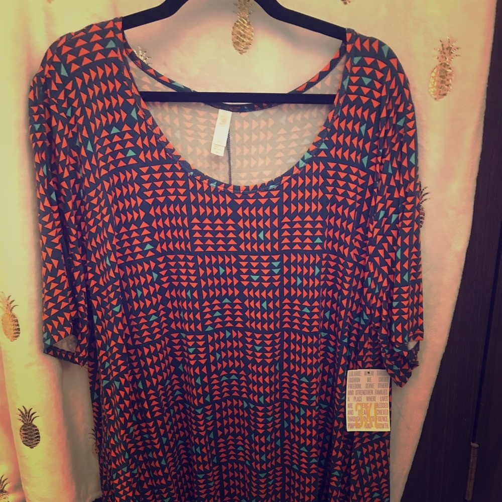 LuLaroe Perfect Tee NWT